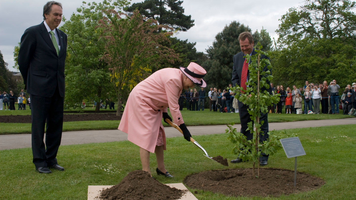 HM The Queen planting a tree in Kew Gardens