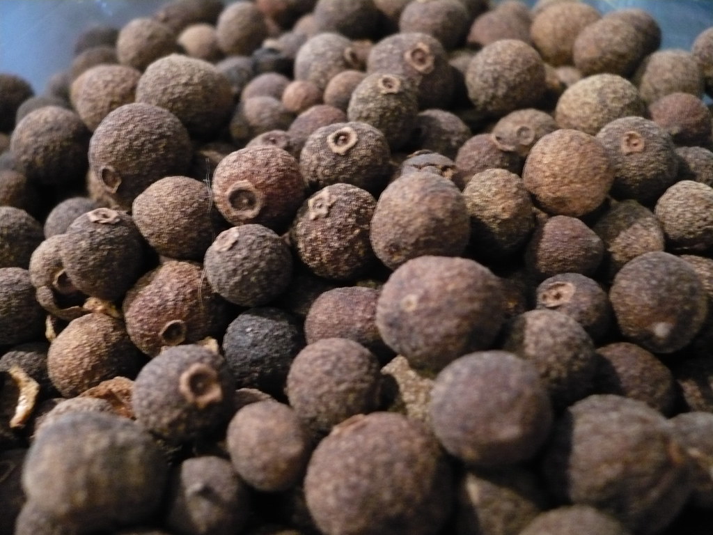 Dried allspice berries