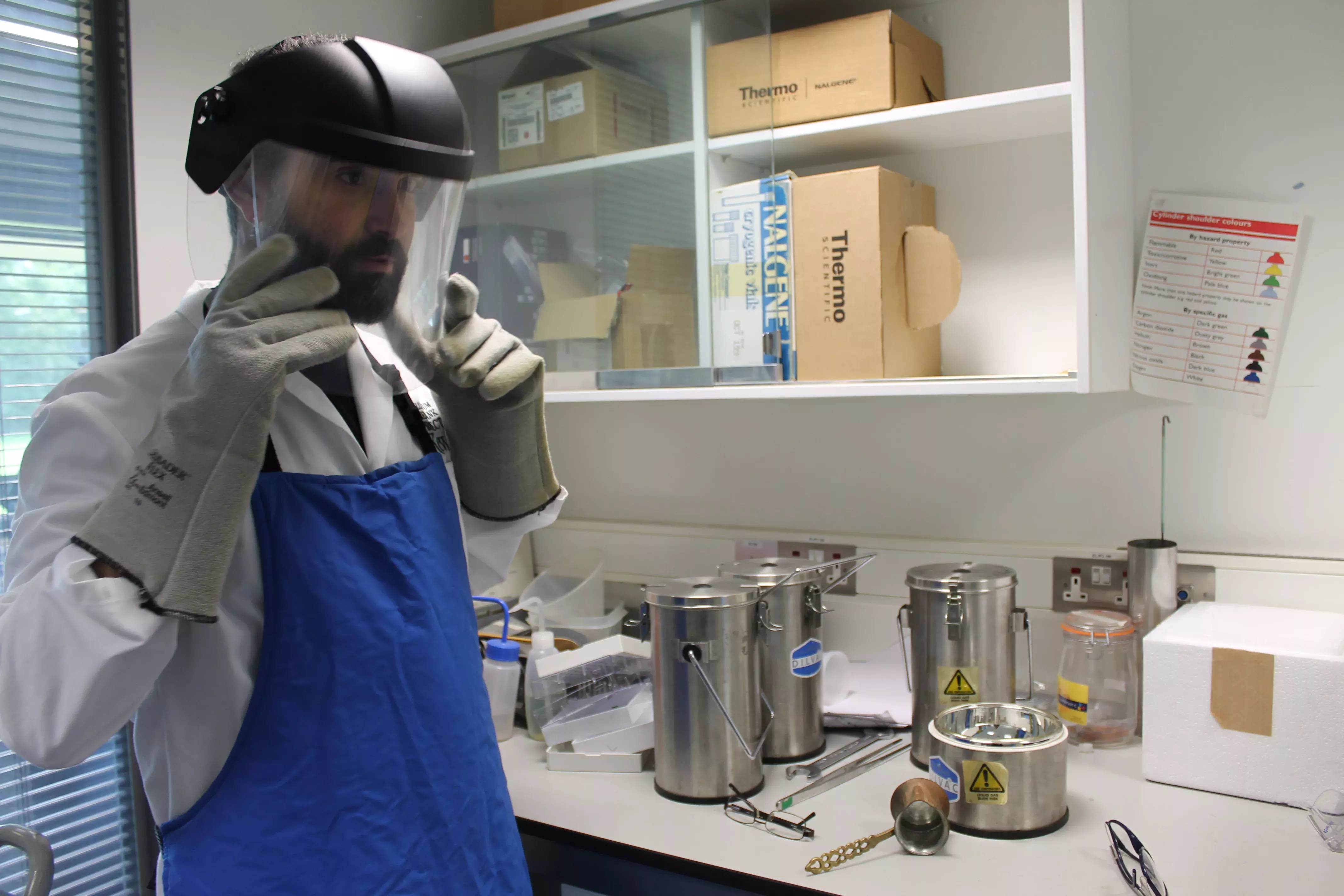 Dani Ballesteros doing cryopreservation with sub-freezing cylinders